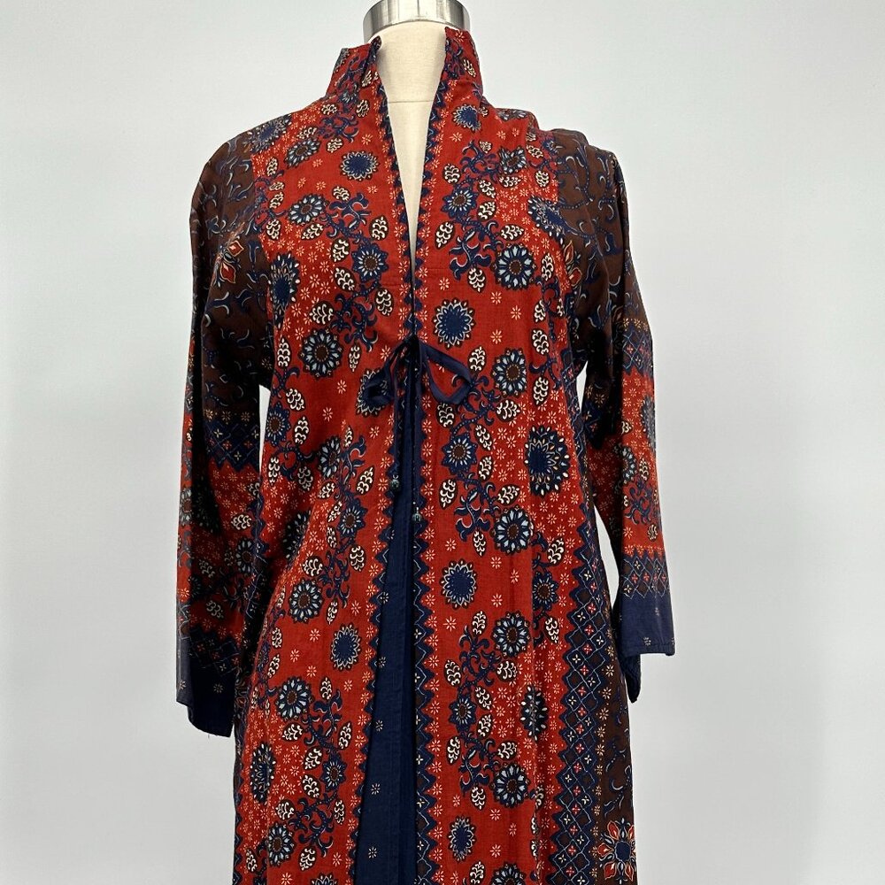 Vintage 1970s IMAGNIN Brown and Blue Cotton South East Asian Batik Print Duster